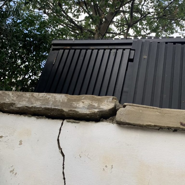 Cracked wall caused by tree roots which can affect mortgage valuations